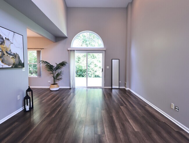Building Photo - 2607 Oak Tree Ln