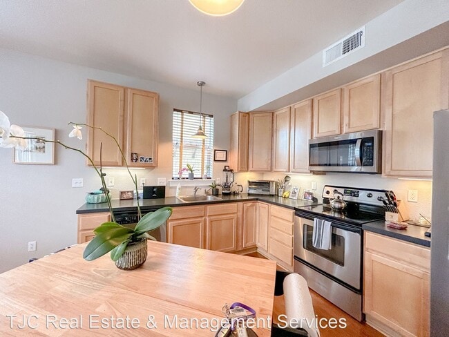 Building Photo - 2 br, 2 bath House - 2321 Xenia St