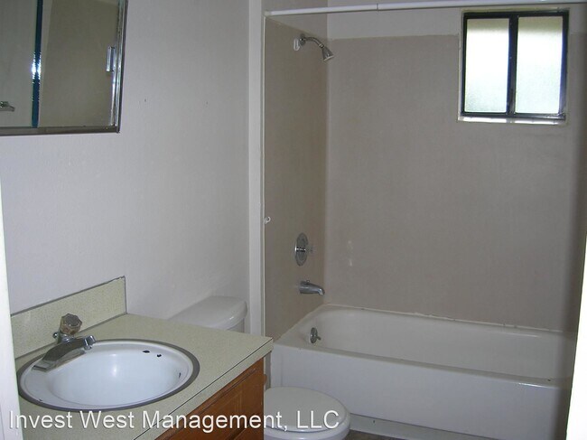 Building Photo - 4210-4216 NE 137th Ave