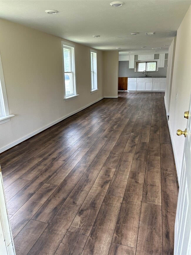 Building Photo - 5822 Edna St