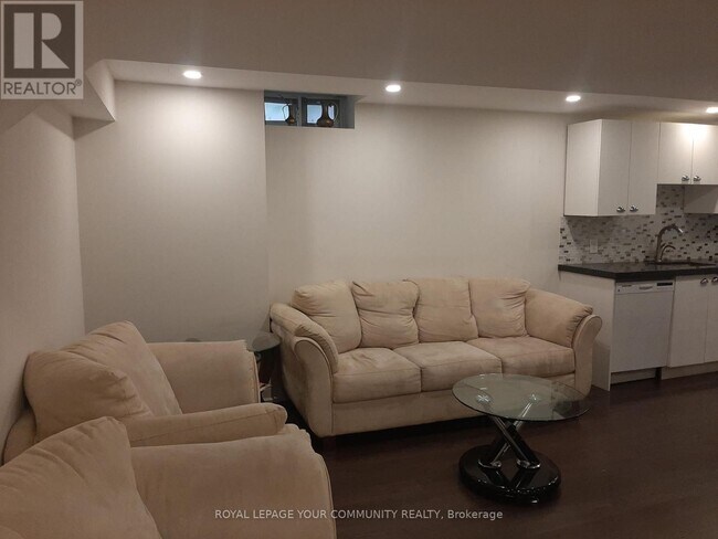 Building Photo - 48 Squire Dr