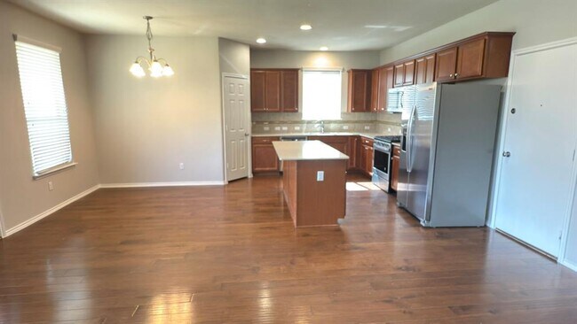 Building Photo - 163 Russet Trl