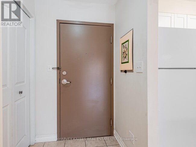 Photo du bâtiment - 5225 Finch Ave E