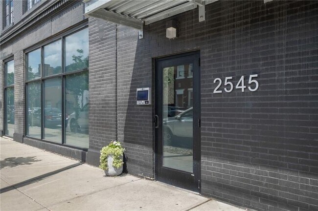 Foto del edificio - 2545 Penn Ave