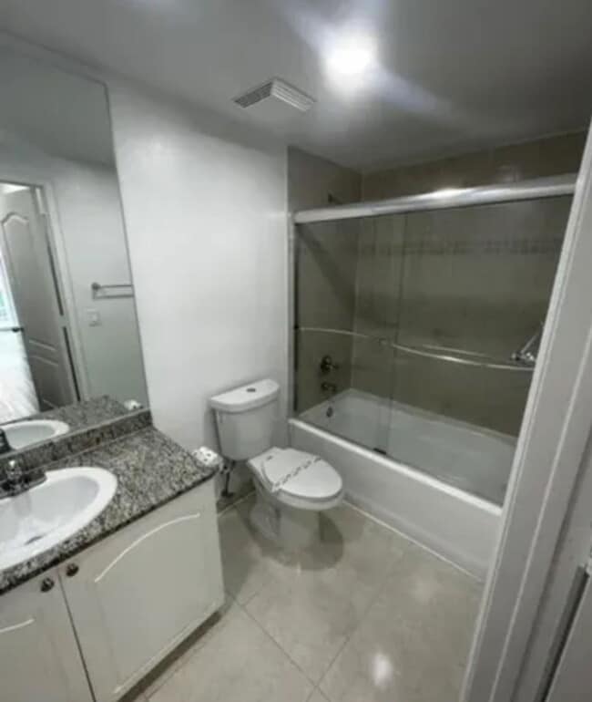 Foto del edificio - 17000 N Bay Rd