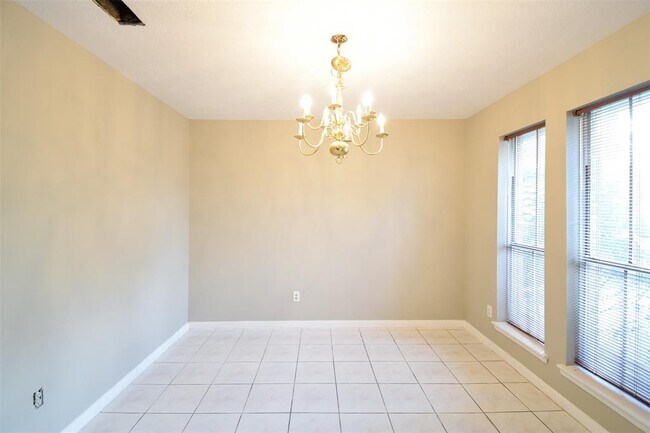 Foto del edificio - 7119 Autumn Grove Dr