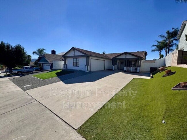 Foto del edificio - 33569 Canyon Ranch Rd