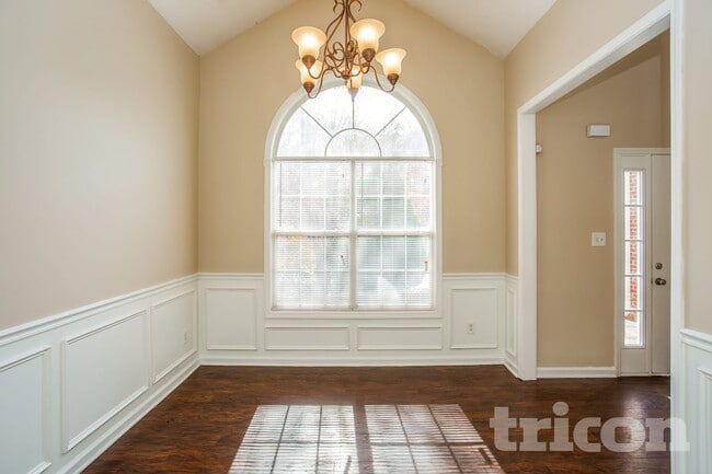 Building Photo - 4577 Garden City Dr