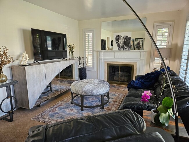 Building Photo - Charming 4 Bed, 2 Bath Home Near Schools &...