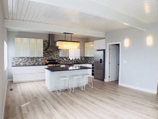 Foto del edificio - 31501 Burnside Pl