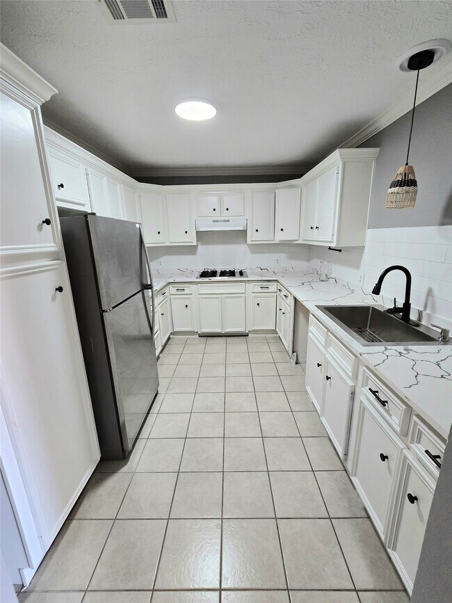 Foto del edificio - 616 Shaver St