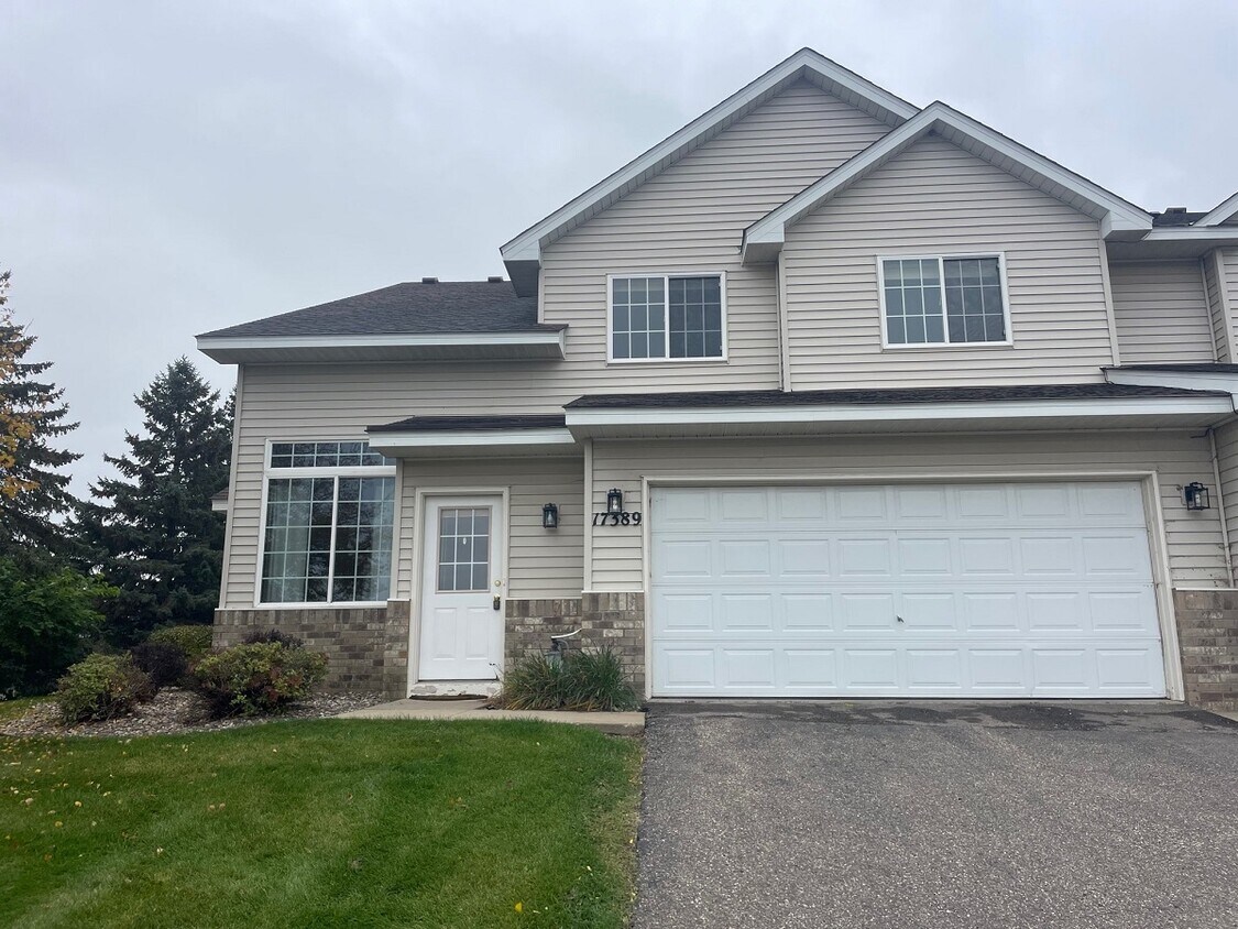 17389 Glacier Wy, Lakeville, MN 55044 Townhome Rentals in Lakeville