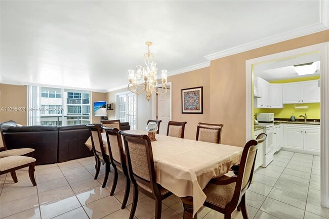 Building Photo - 6039 Collins Ave