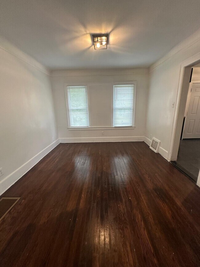 Foto del edificio - 4733 Lakepointe St