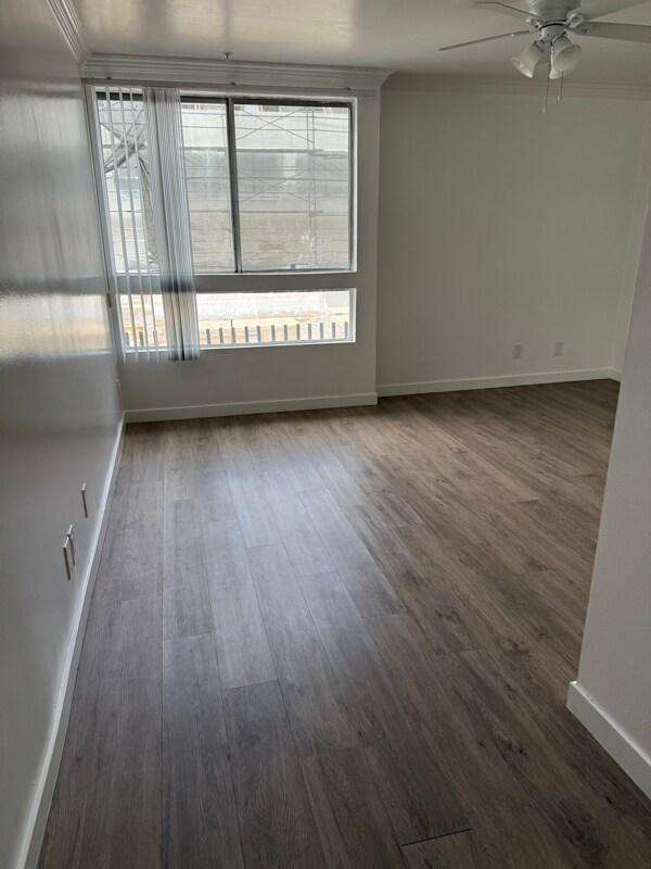Foto del edificio - 6040-6042 Barton Ave