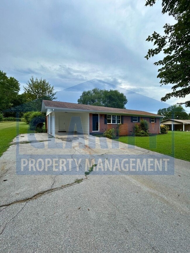 Foto del edificio - Updated ranch-style home in great neighbor...