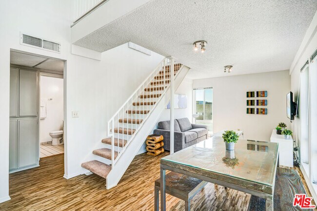 Building Photo - 3600 Bagley Ave