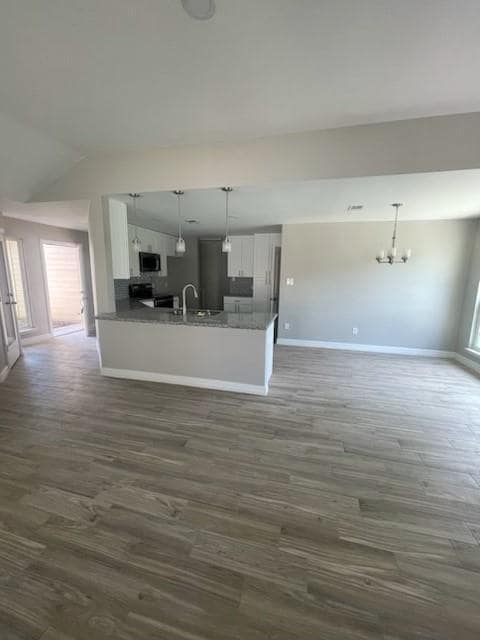 Building Photo - 7415 Crystalglen Dr