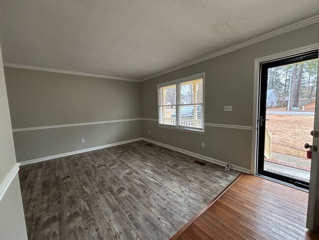 Foto del edificio - 6658 Vaughn Rd