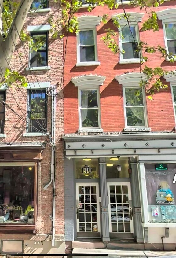Foto principal - 110 Morris St