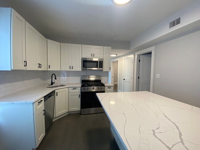 Foto del edificio - 118 Marginal St