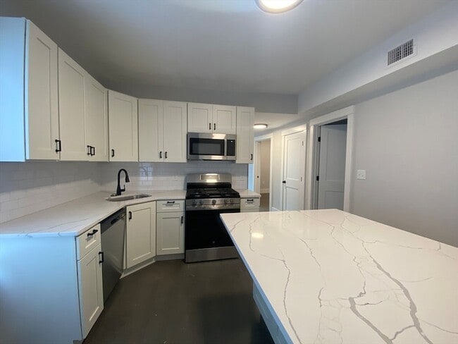 Photo - 118 Marginal St Apartment