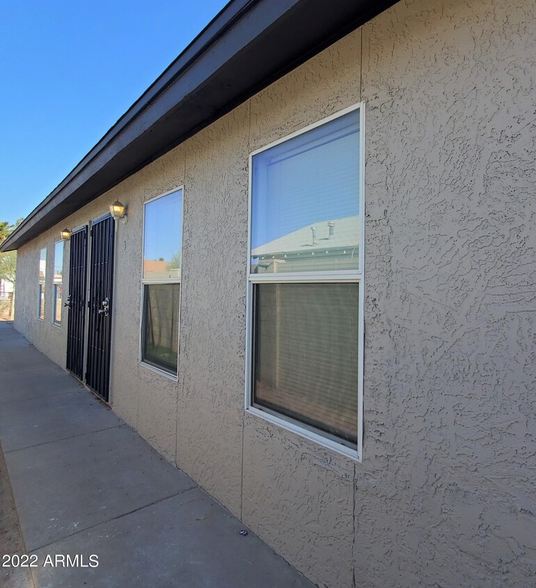 Primary Photo - 1421 E Fillmore St