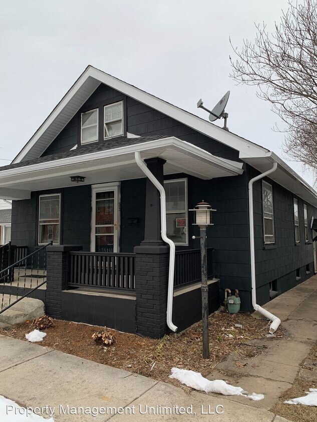 Primary Photo - 2 br, 1 bath House - 35 E 8th Ave