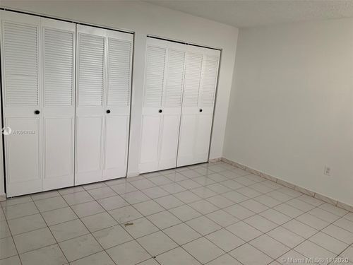 Foto del edificio - 9431 SW 4th St