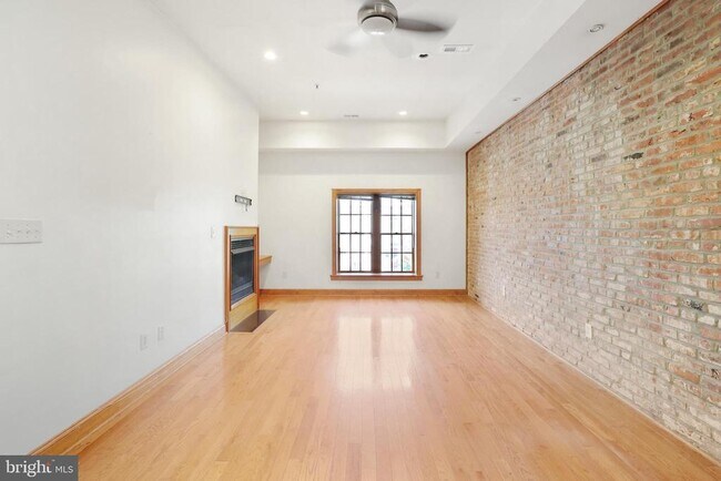 Building Photo - 1807 8th St NW