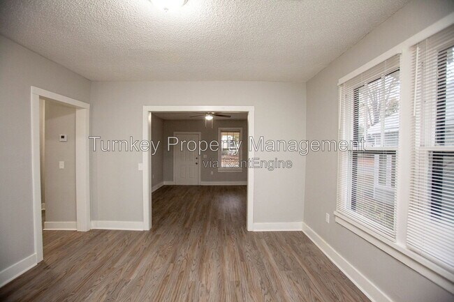 Foto del edificio - 1415 S Cedar St