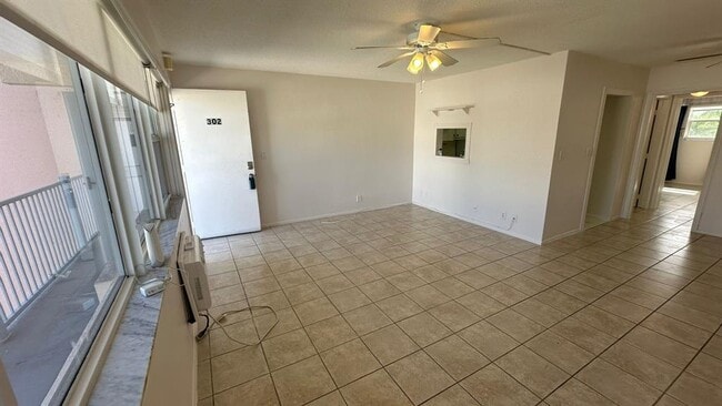 Building Photo - 625 Antioch Ave