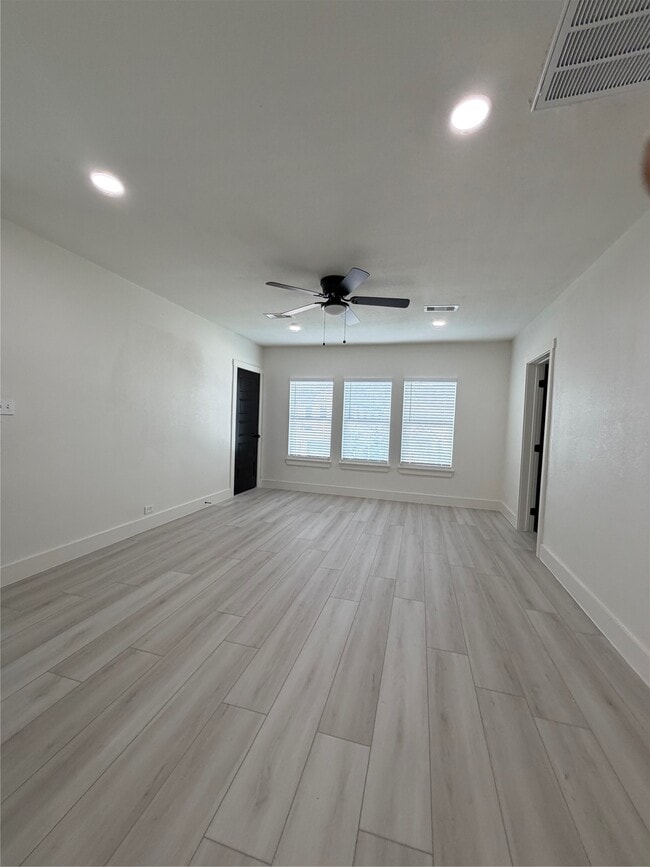 Building Photo - 2814 Truxillo St