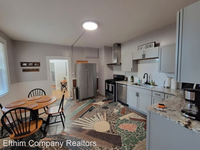 Building Photo - 2 br, 1 bath House - 1030 Geyer Ave. Unit 1F