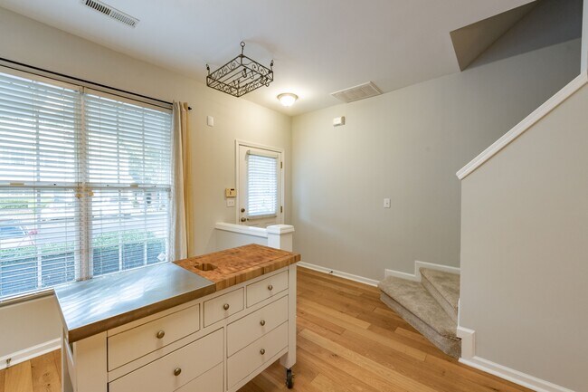 Foto del edificio - 1732 Sorrell Brook Way