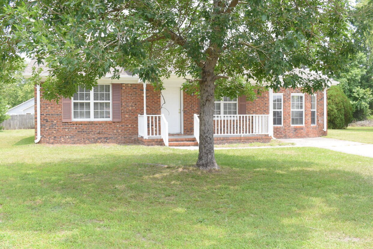 3008 Thatch Ct, Castle Hayne, NC 28429 House Rental in Castle Hayne