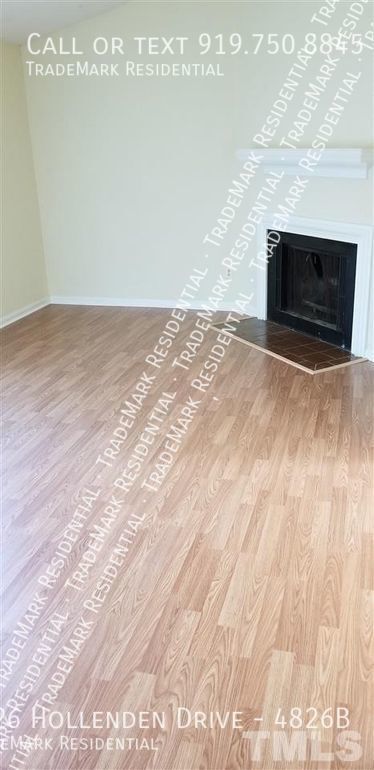 Building Photo - 4826 Hollenden Dr