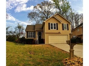 Building Photo - 2671 Treehouse Ln
