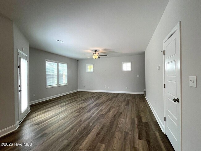 Foto del edificio - 143 Lonesome Glory Dr