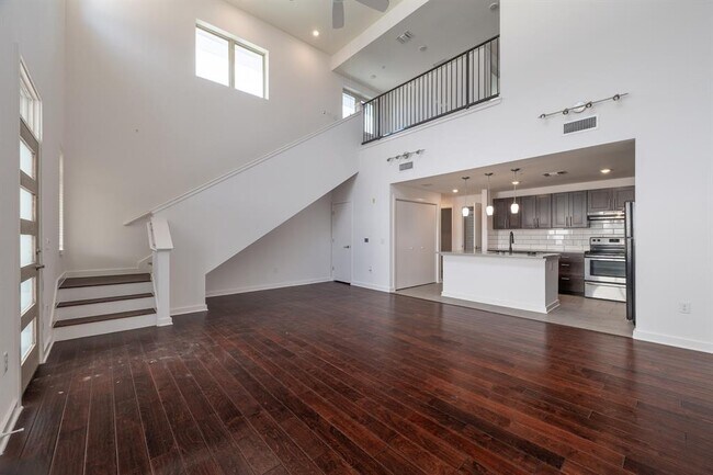 Building Photo - 6700 Menchaca Rd