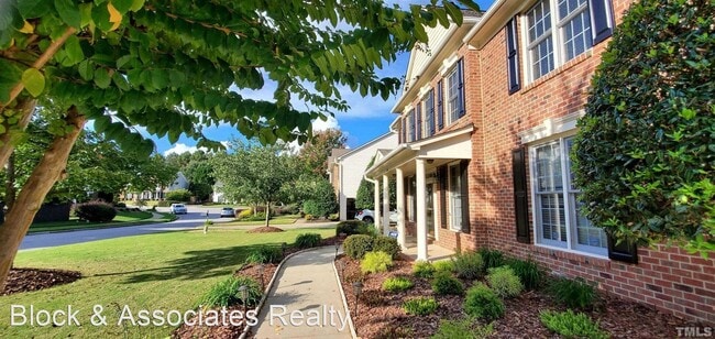 Building Photo - 4 br, 3.5 bath House - 200 Shillings Chase...