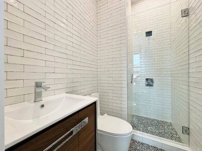 Foto del edificio - Furnished room/NOT APARTMENT