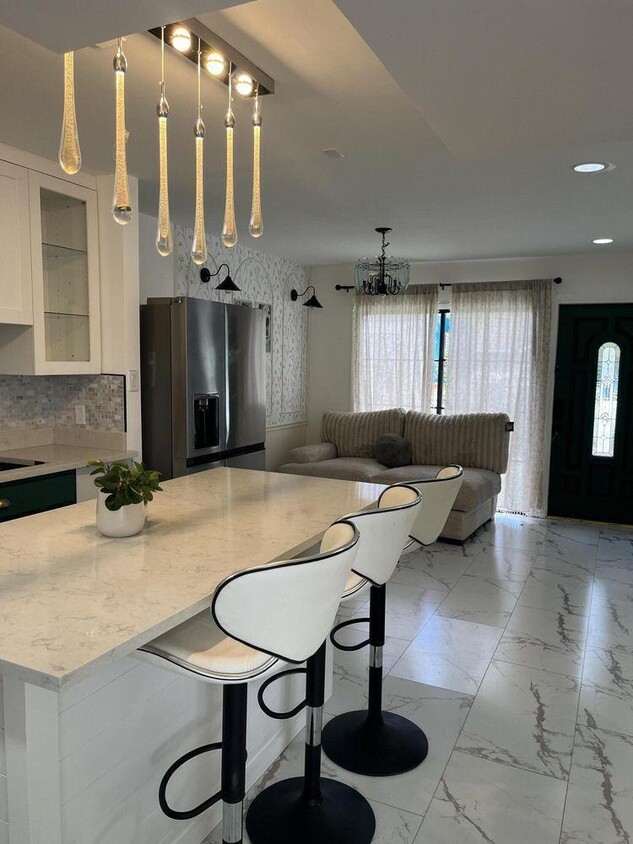 Foto principal - 9056 Green Meadows Way