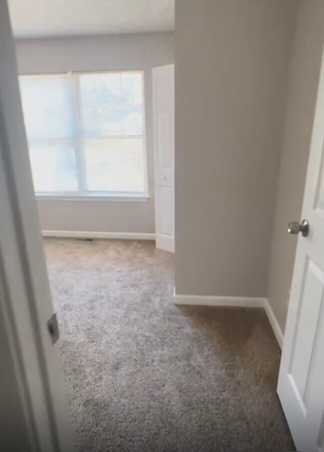 Foto del edificio - 1138 School Side Dr