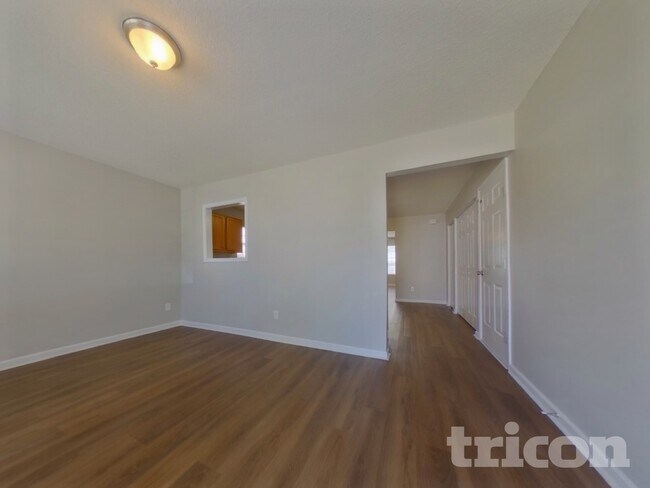 Building Photo - 2048 Lake Carolina Dr