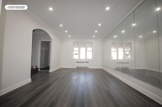Foto del edificio - 86 E 56th St