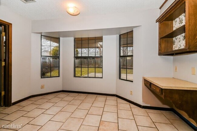 Building Photo - 5 br, 2 bath House - 6421 South 111th East...