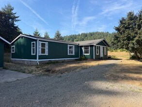 Building Photo - 38613 Hungry Hill Rd