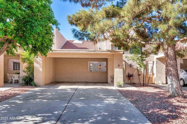 Building Photo - 33 E Beck Ln