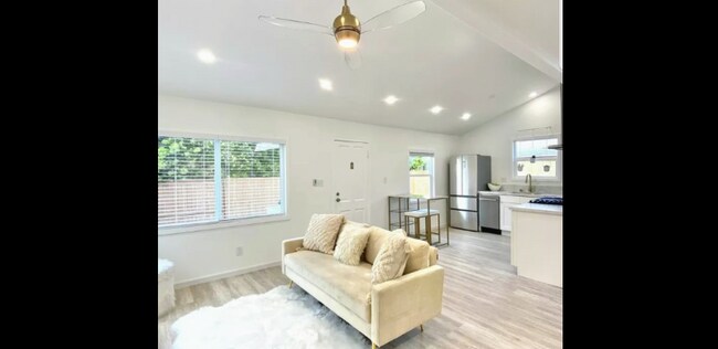 Foto del edificio - 2312 1/2 28th St